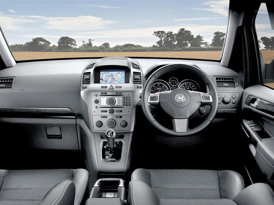  Vauxhall Zafira 2005 года  (фото 2 из 27)